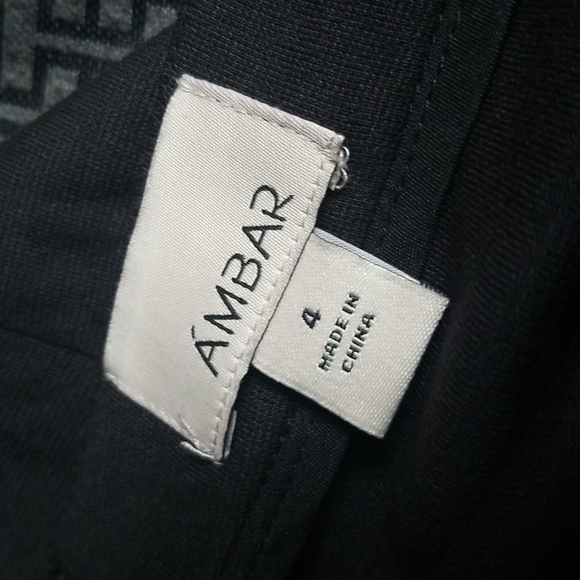 Amber, size4 - Picture 3 of 3